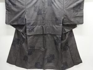 色紙に花更紗模様織り出し本場泥大島紬着物(7マルキ)